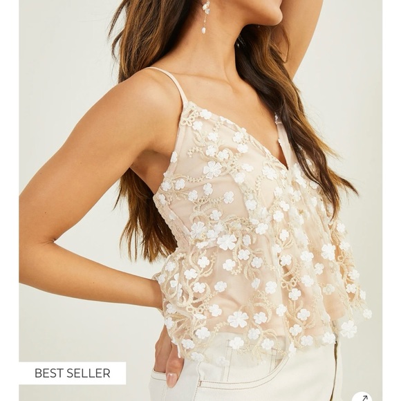 Altar’d state beige floral top - Picture 4 of 4